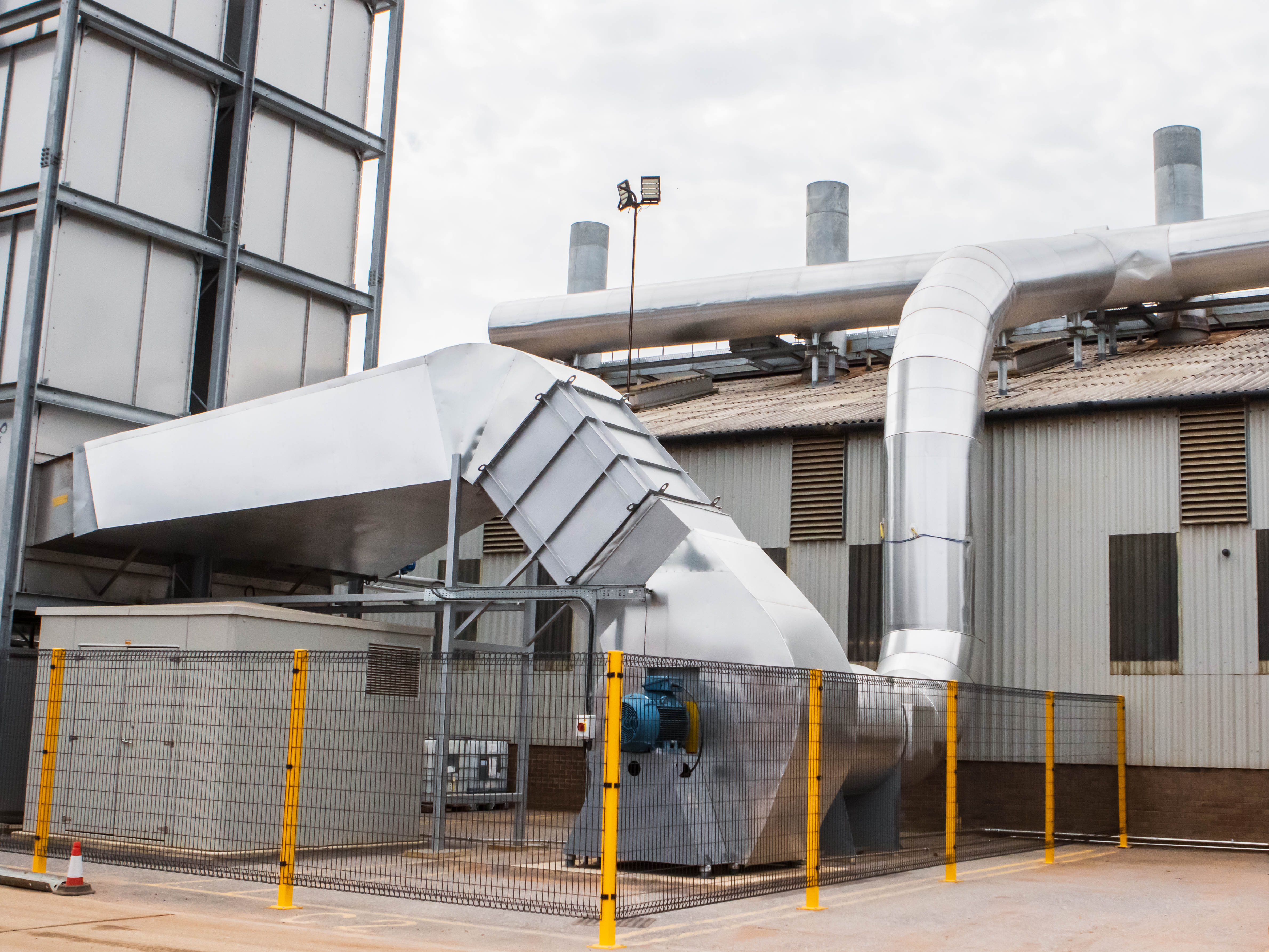 Heatcatcher commissions UK’s first waste heat to high temperature heat  pump system for Brick Dryers at wienerberger Warnham works.